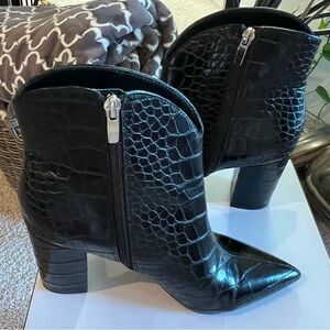 Nine West Black Umay3 Faux Croc Booties Size 8.5M